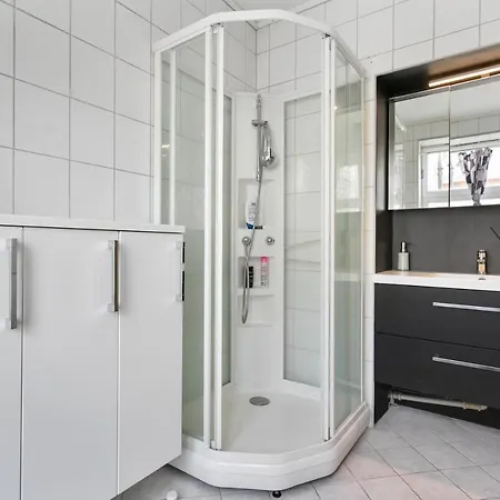 Apartment Fin Og Morderne Leilighet I Sentrum Alesund