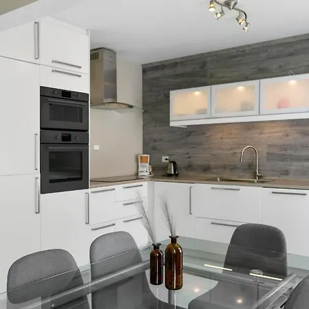 Apartment Fin Og Morderne Leilighet I Sentrum *