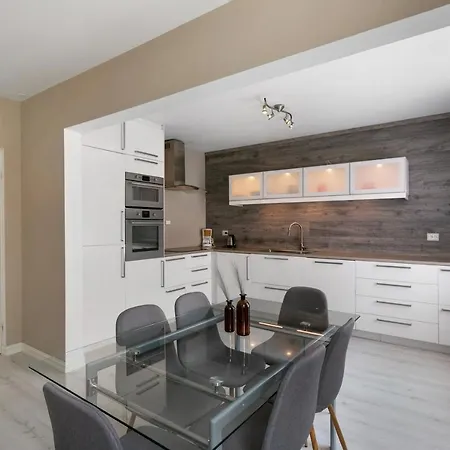 Fin Og Morderne Leilighet I Sentrum Apartment